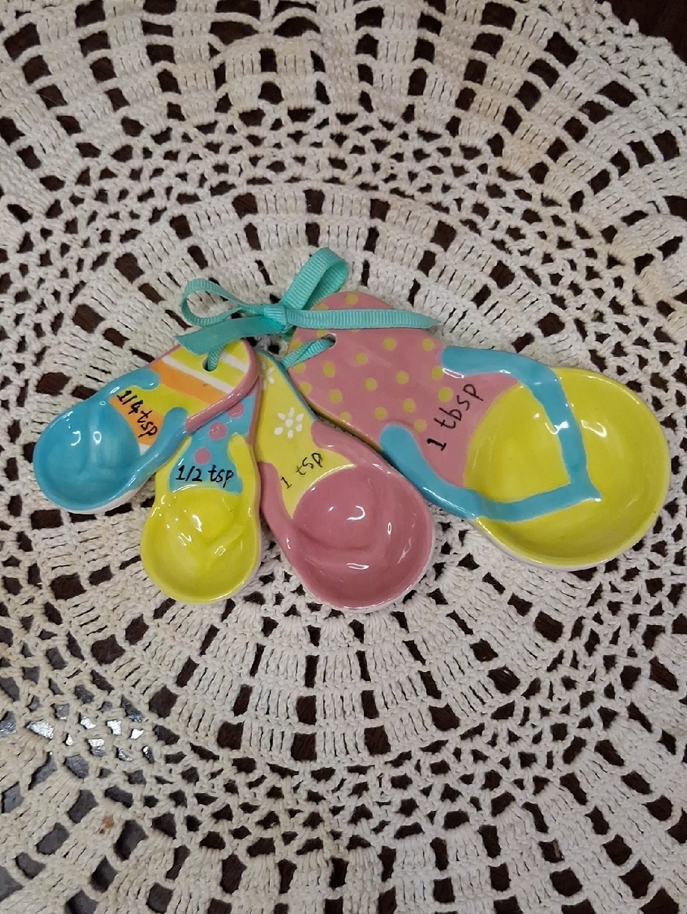 Summertime Ceramic Measuring Spoon Set In Fun Flip Flop Shapes.